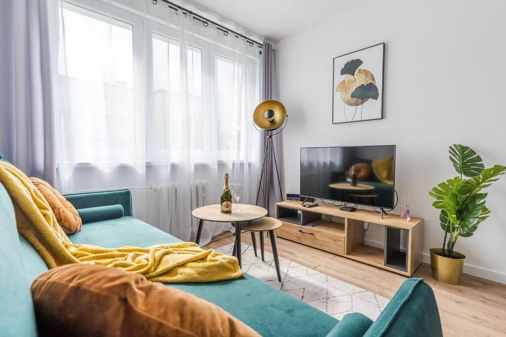 Uroczy Apartament 2 Pokoje - 10 Min Do Morza! Гданск Екстериор снимка
