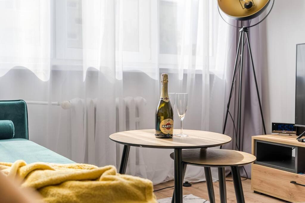 Uroczy Apartament 2 Pokoje - 10 Min Do Morza! Гданск Екстериор снимка